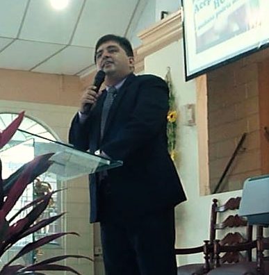Pastor Boris Aguirre